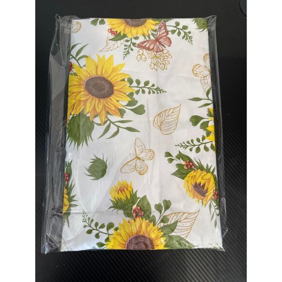Sunflower Season Vintage Floral Wate & Stain-Resistant Vinyl Tablecloth - Picture 4 of 4